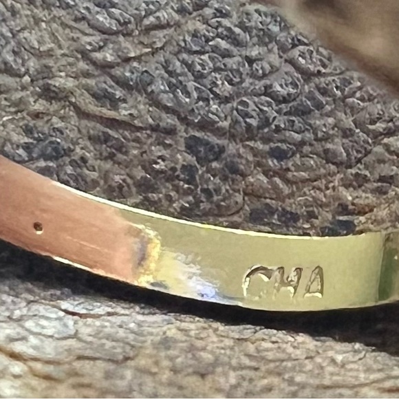 Elegant Blue Topaz Ring - Picture 6 of 6